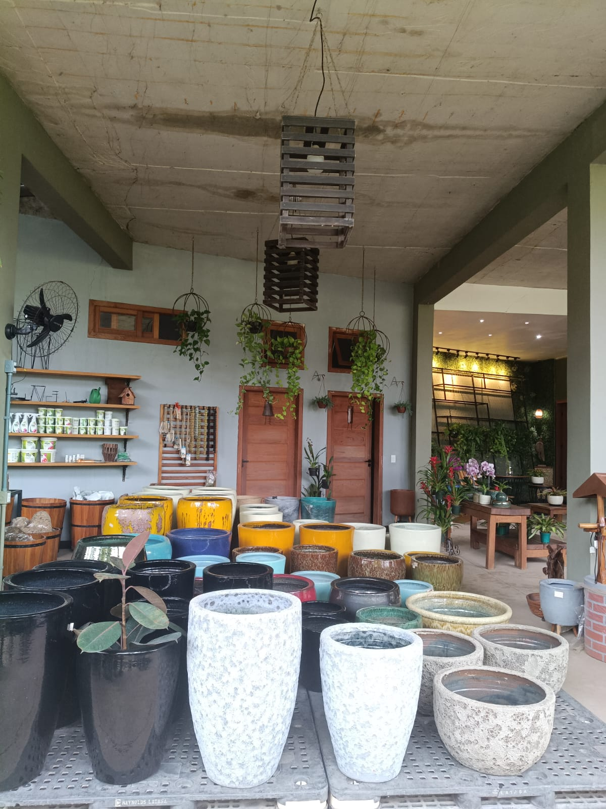 Vasos vietnamitas na Arte Verde